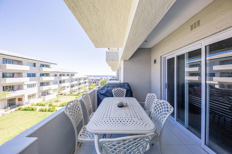 To Let 2 Bedroom Property for Rent in Sea Point Western Cape